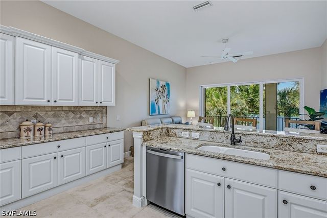 3053 Aviamar CIR 203, Naples, FL 34114