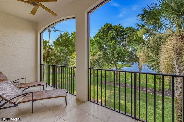 3053 Aviamar CIR 203, Naples, FL 34114