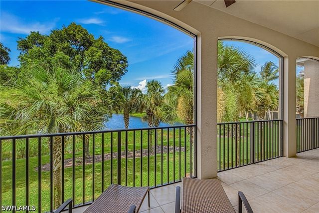 3053 Aviamar CIR 203, Naples, FL 34114