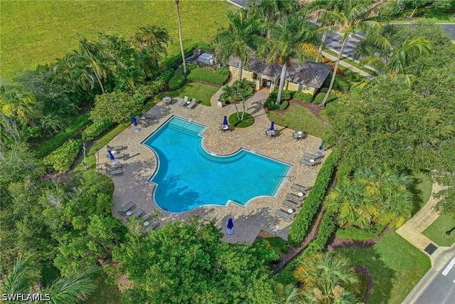 3053 Aviamar CIR 203, Naples, FL 34114