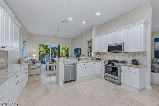 3053 Aviamar CIR 203, Naples, FL 34114