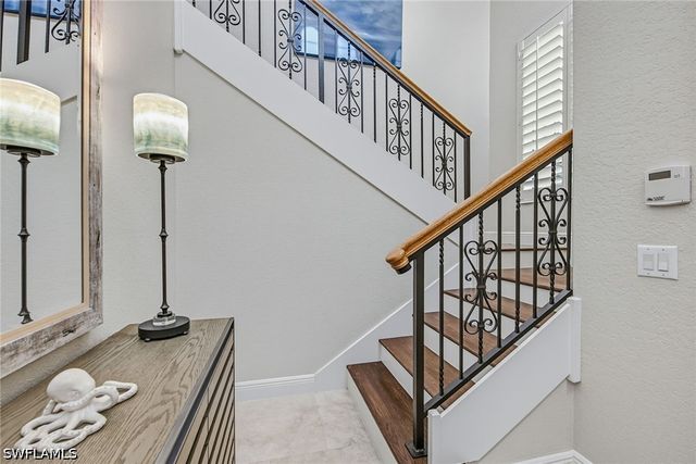 3053 Aviamar CIR 203, Naples, FL 34114