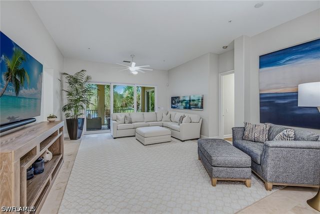 3053 Aviamar CIR 203, Naples, FL 34114