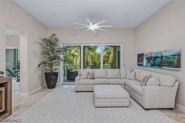 3053 Aviamar CIR 203, Naples, FL 34114