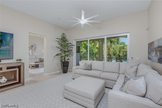 3053 Aviamar CIR 203, Naples, FL 34114