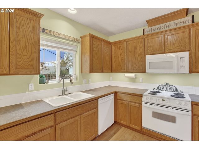 58930 TUNDRA Ct, St Helens, OR 97051