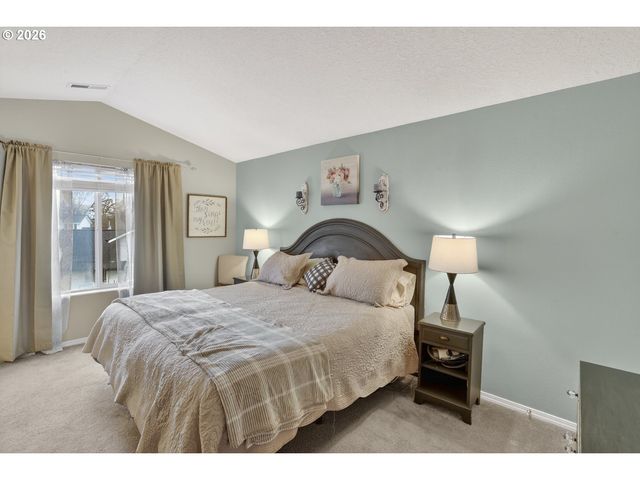 58930 TUNDRA Ct, St Helens, OR 97051