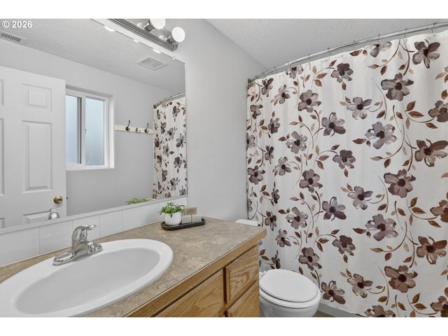 58930 TUNDRA Ct, St Helens, OR 97051