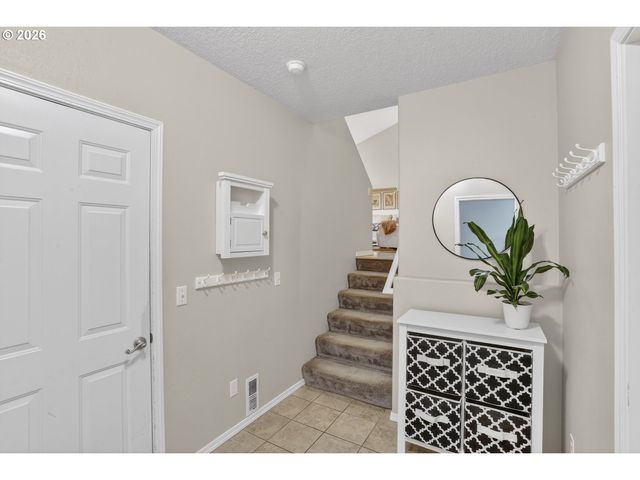 58930 TUNDRA Ct, St Helens, OR 97051