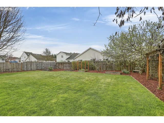 58930 TUNDRA Ct, St Helens, OR 97051