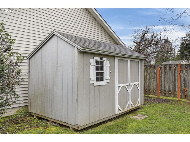 58930 TUNDRA Ct, St Helens, OR 97051