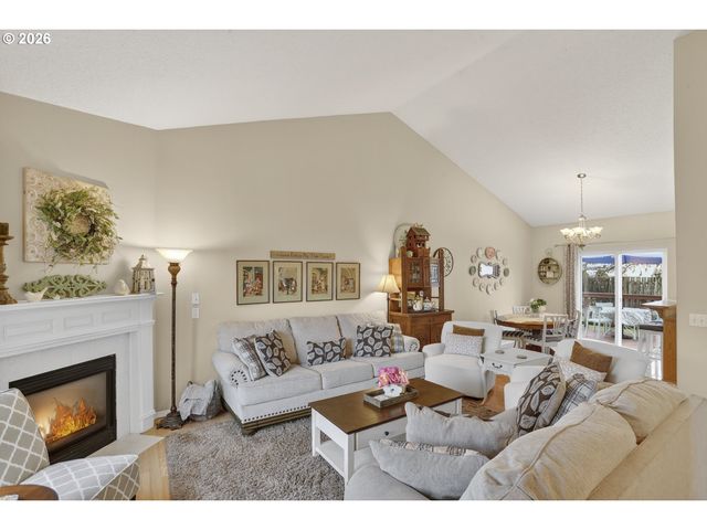 58930 TUNDRA Ct, St Helens, OR 97051