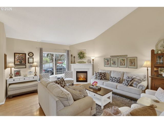 58930 TUNDRA Ct, St Helens, OR 97051