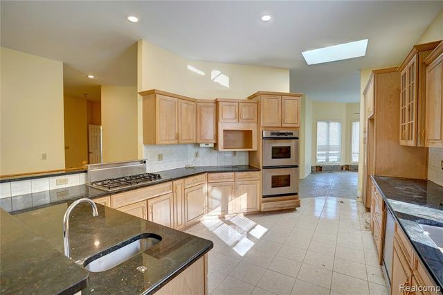 5166 Warwick Woods Trail, Grand Blanc, MI 48439