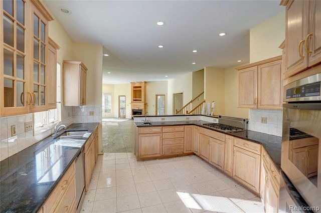 5166 Warwick Woods Trail, Grand Blanc, MI 48439