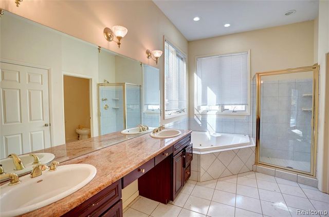 5166 Warwick Woods Trail, Grand Blanc, MI 48439