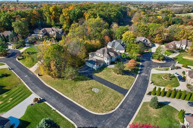 5166 Warwick Woods Trail, Grand Blanc, MI 48439