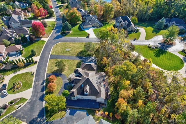 5166 Warwick Woods Trail, Grand Blanc, MI 48439