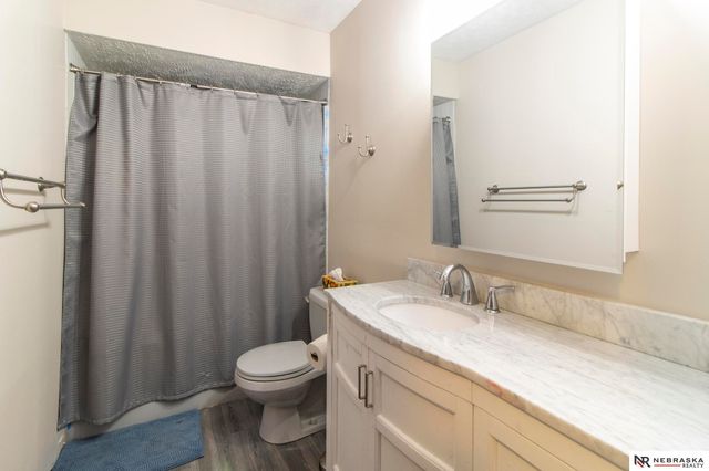 4879 Robin Drive, Omaha, NE 68157