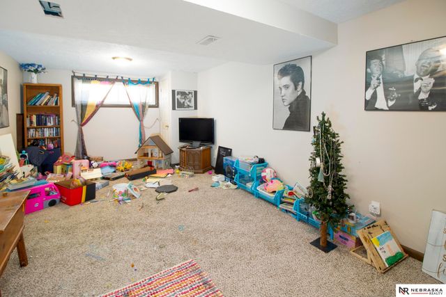 4879 Robin Drive, Omaha, NE 68157