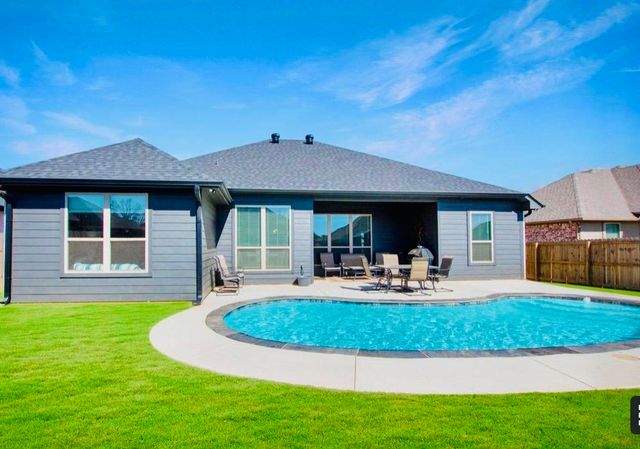 455 Mary Cir, Bullard, TX 75757