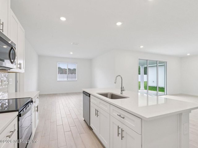 7382 EVERETT FOREST Drive, Jacksonville, FL 32219