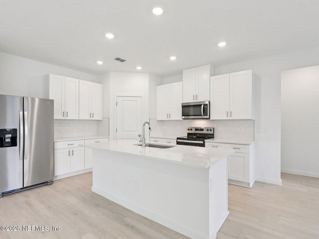 7382 EVERETT FOREST Drive, Jacksonville, FL 32219