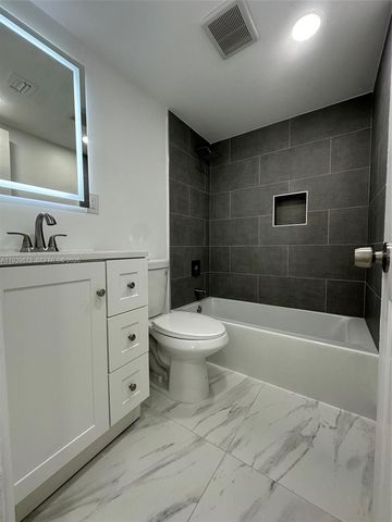 1521 NE 43rd Ct, Pompano Beach, FL 33064