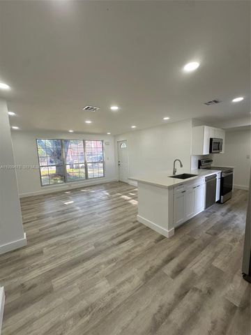 1521 NE 43rd Ct, Pompano Beach, FL 33064