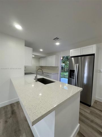 1521 NE 43rd Ct, Pompano Beach, FL 33064