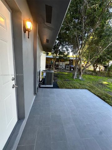 1521 NE 43rd Ct, Pompano Beach, FL 33064