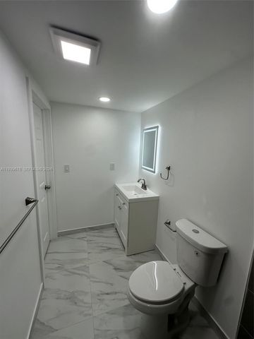 1521 NE 43rd Ct, Pompano Beach, FL 33064