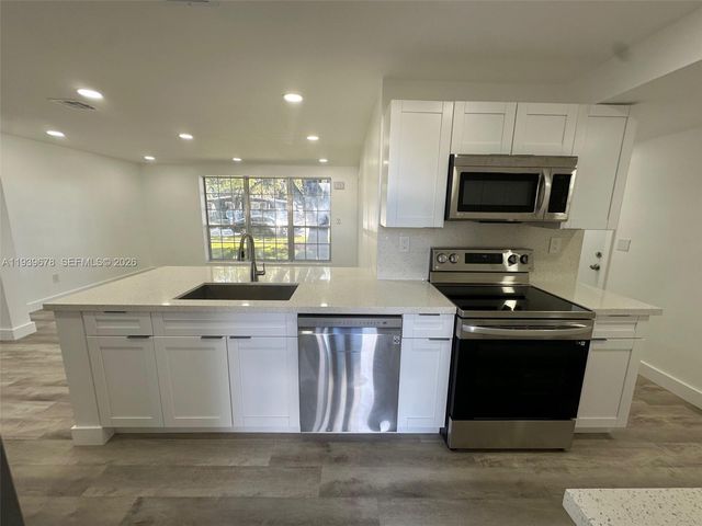 1521 NE 43rd Ct, Pompano Beach, FL 33064