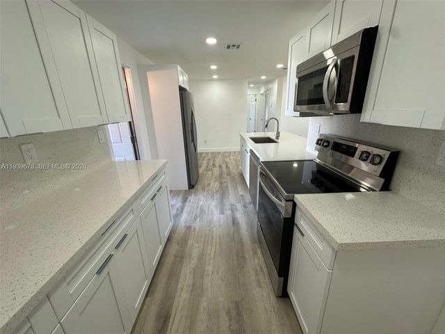 1521 NE 43rd Ct, Pompano Beach, FL 33064