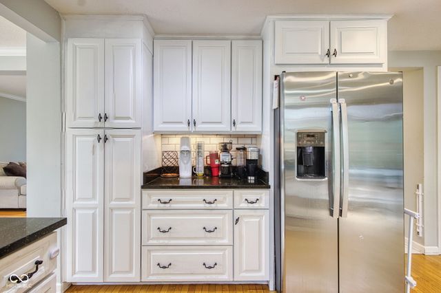 9111 Ditch Road, Indianapolis, IN 46260