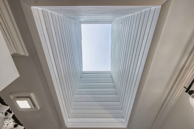 9111 Ditch Road, Indianapolis, IN 46260