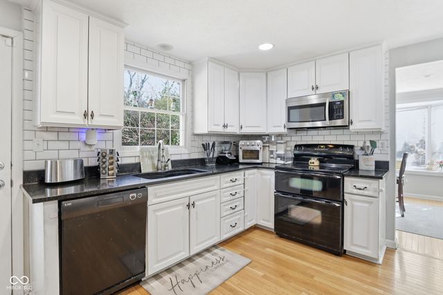 9111 Ditch Road, Indianapolis, IN 46260