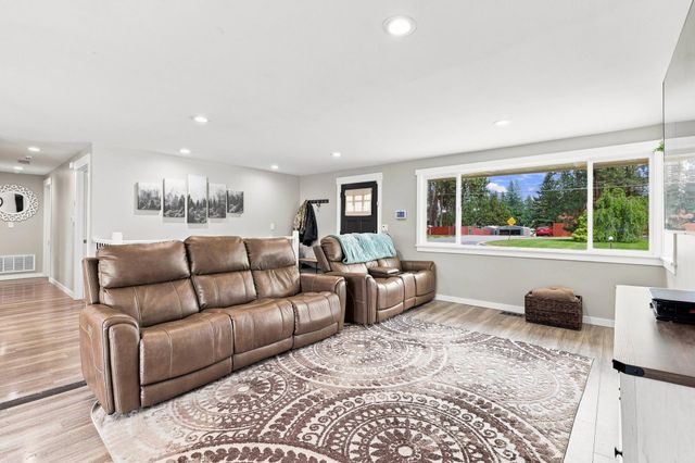 1706 S Pines Rd, Spokane Valley, WA 99206