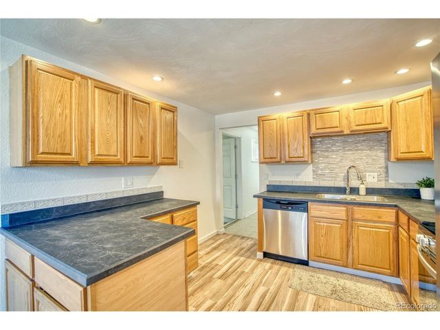 737 Goss Dr, Longmont, CO 80504