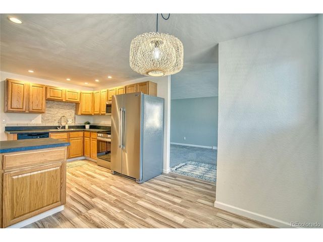 737 Goss Dr, Longmont, CO 80504