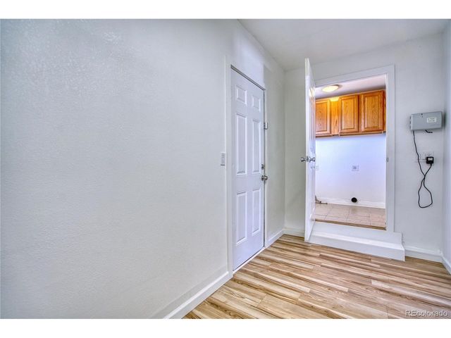 737 Goss Dr, Longmont, CO 80504