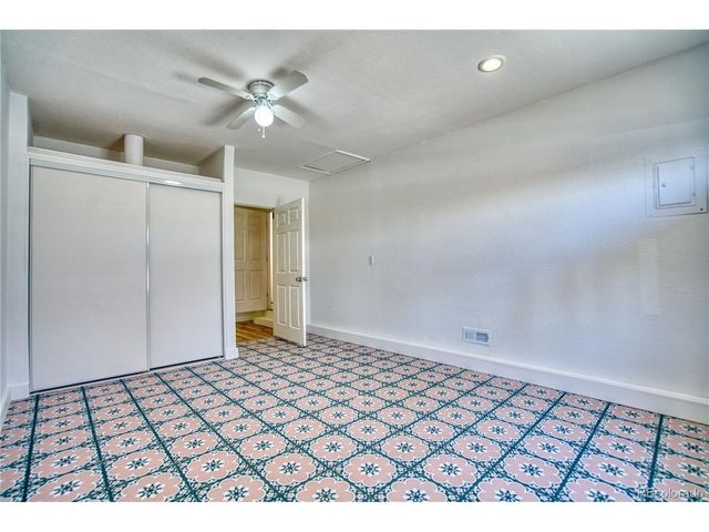 737 Goss Dr, Longmont, CO 80504