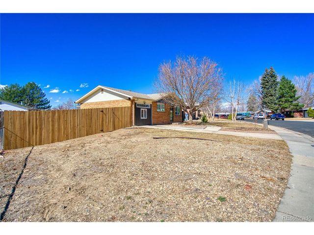 737 Goss Dr, Longmont, CO 80504