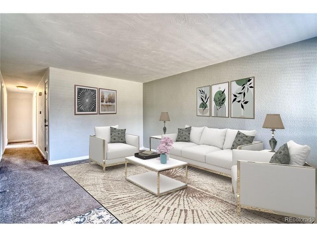 737 Goss Dr, Longmont, CO 80504