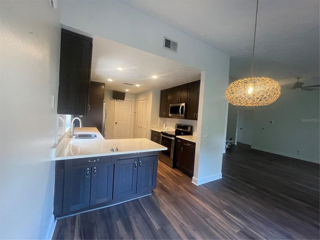 6806 S GABRIELLE STREET, Tampa, FL 33611