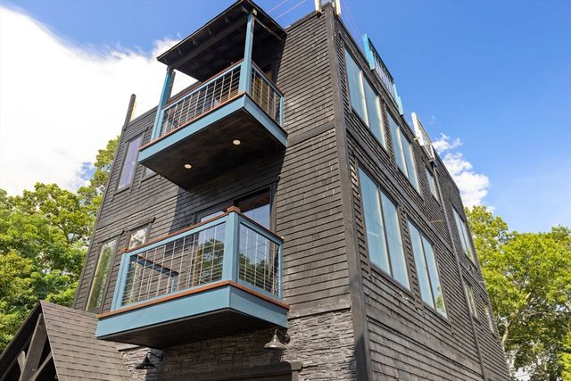 388 Sea View Drive, Warwick, RI 02889