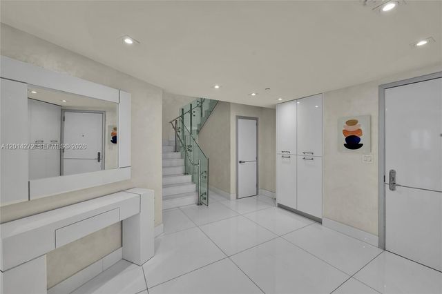 1830 S Ocean Dr PH-5102, Hallandale Beach, FL 33009