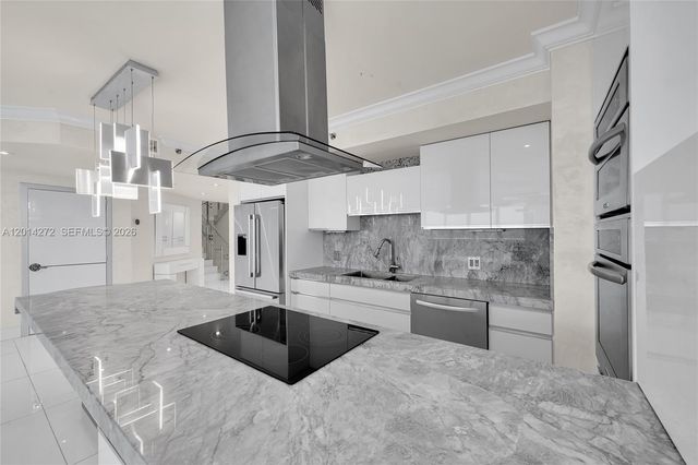 1830 S Ocean Dr PH-5102, Hallandale Beach, FL 33009