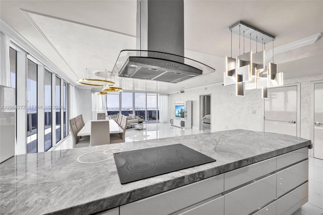1830 S Ocean Dr PH-5102, Hallandale Beach, FL 33009