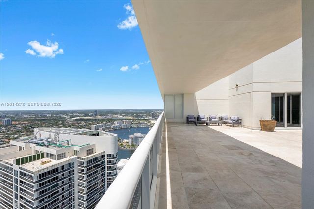1830 S Ocean Dr PH-5102, Hallandale Beach, FL 33009